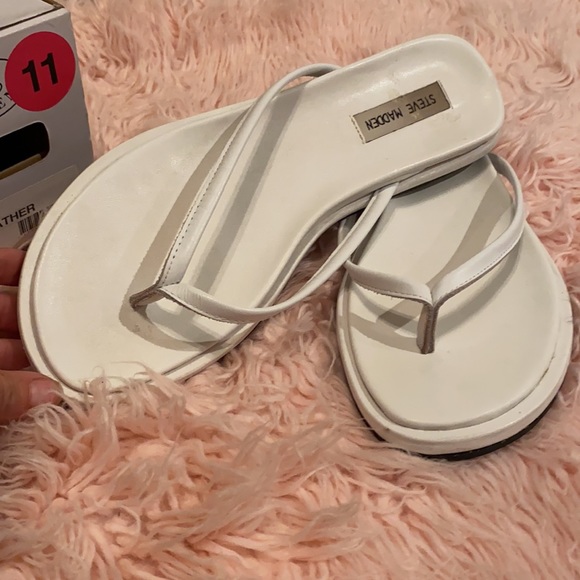 Steve Madden Hepburn White Sandals - Picture 2 of 3